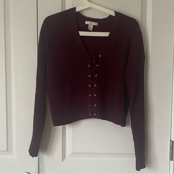 Forever 21 Cropped Lace-Up Sweater - Picture 4 of 7